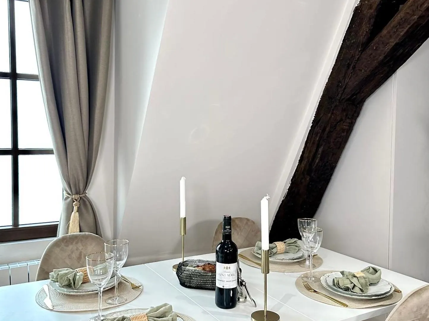 Le Marais' Finest Luxurious Apartment Paris