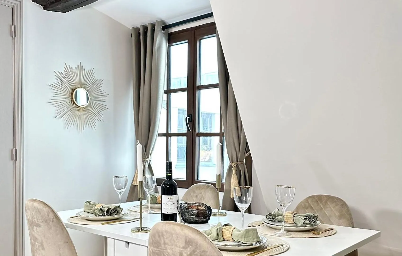 Le Marais' Finest Luxurious Apartment Paris