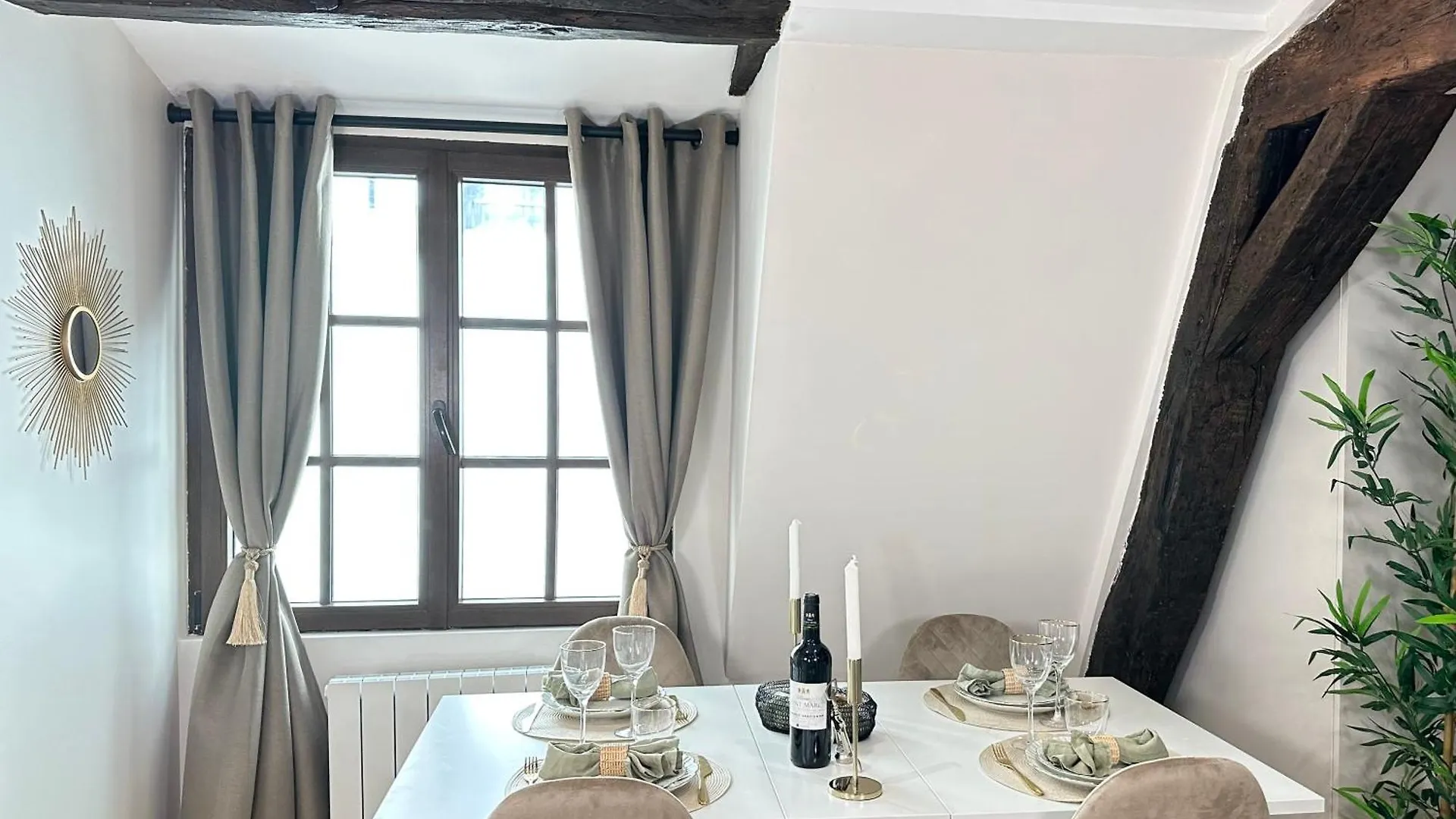 Le Marais' Finest Luxurious Apartment باريس فرنسا