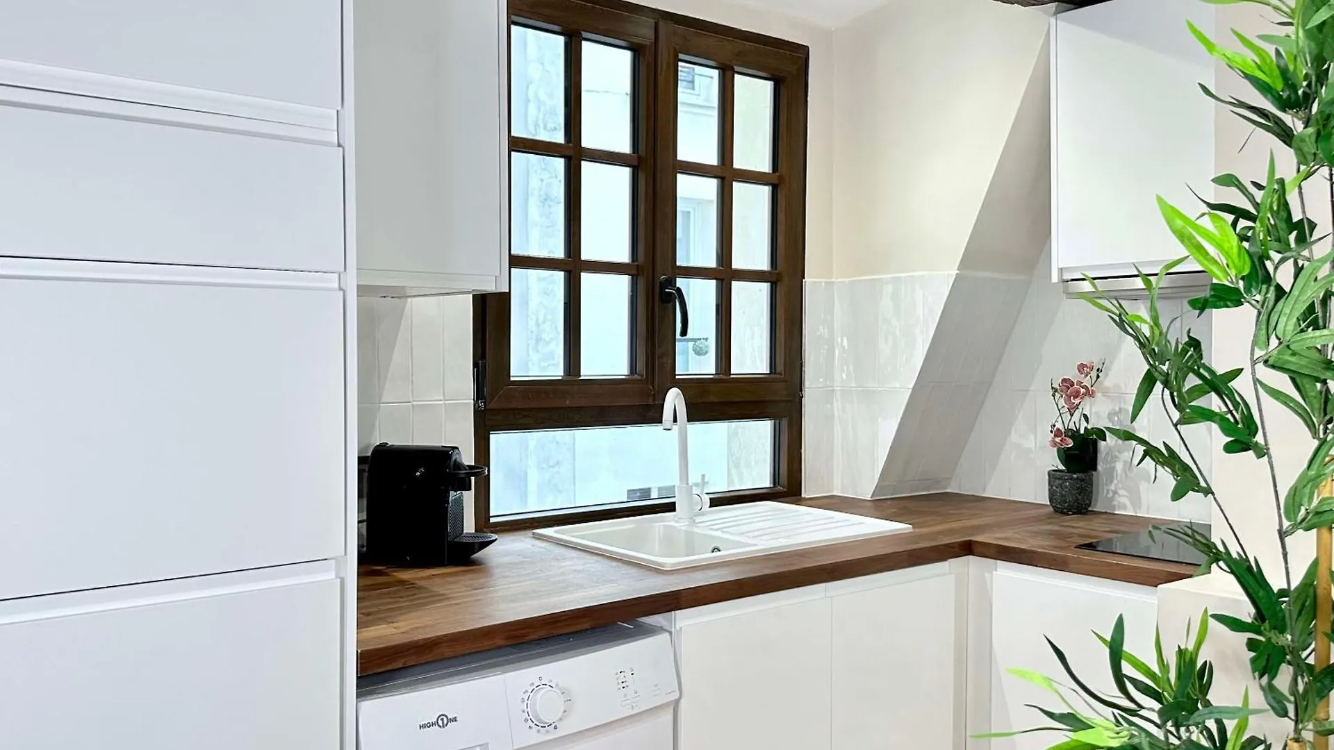 Le Marais' Finest Luxurious Apartment باريس
